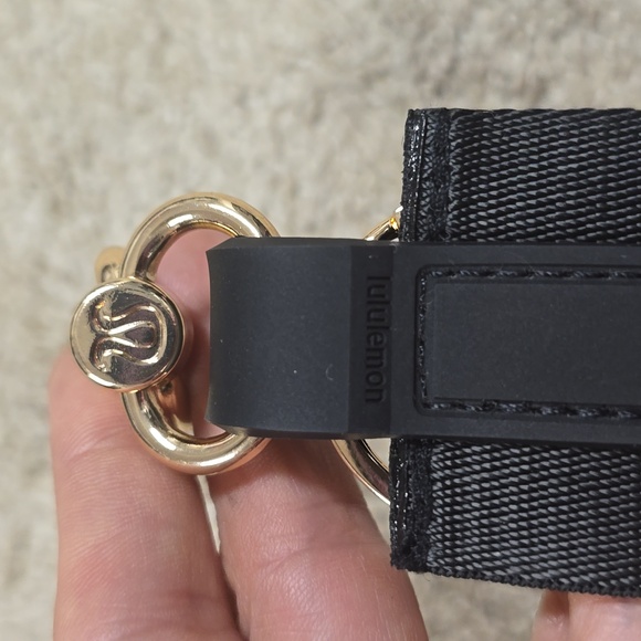 Lululemon Gold/Black Never Lost Keychain - Picture 3 of 6